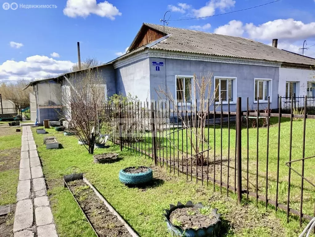 Дом в посёлок Свердловский, Советская улица, 1 (100.9 м) - Фото 0