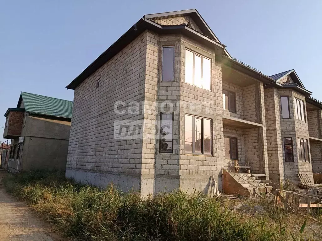 Дом в Дагестан, Махачкала Адам Интернэшнл мкр, проезд 5-й Энергетиков, ... - Фото 1