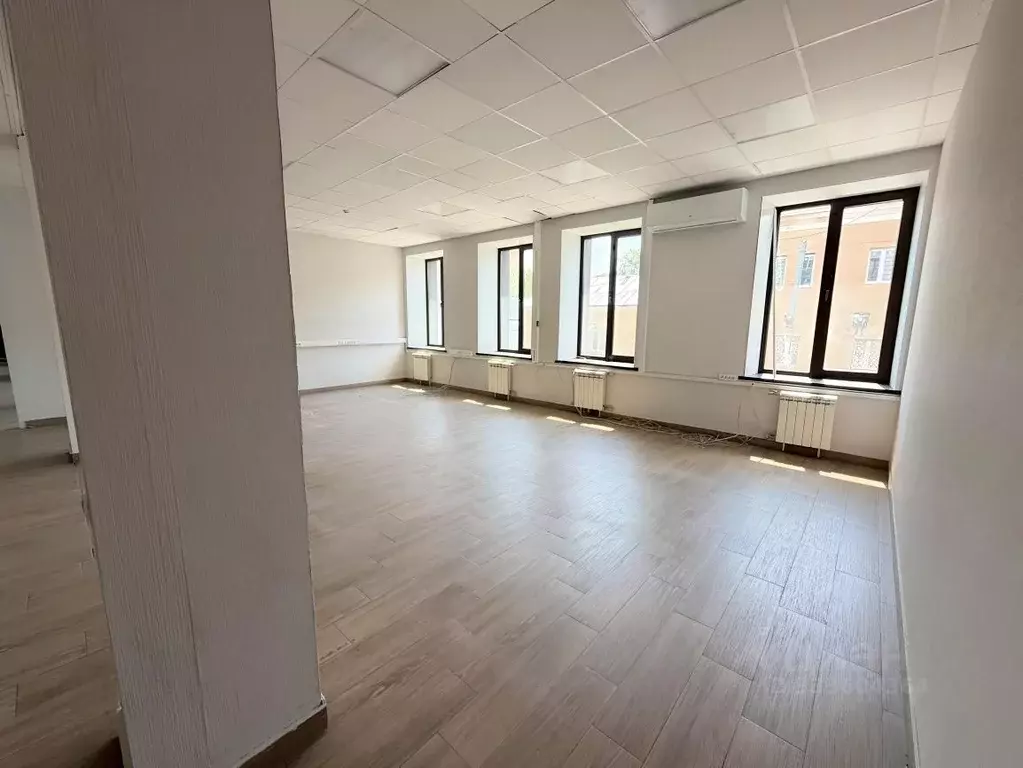 Офис в Тульская область, Тула ул. Революции, 55 (15 м) - Фото 1