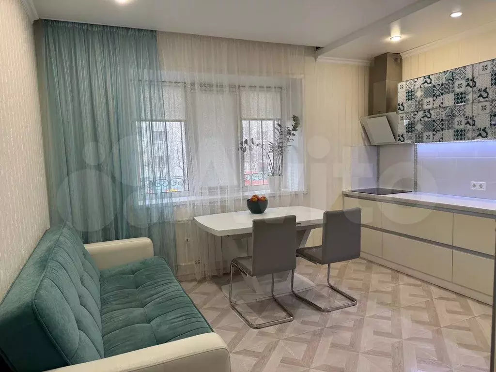 3-к. квартира, 100 м, 1/10 эт. - Фото 1