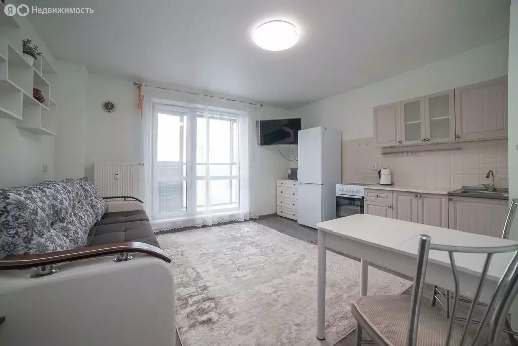 Квартира-студия: Екатеринбург, улица Академика Ландау, 14 (26 м) - Фото 1