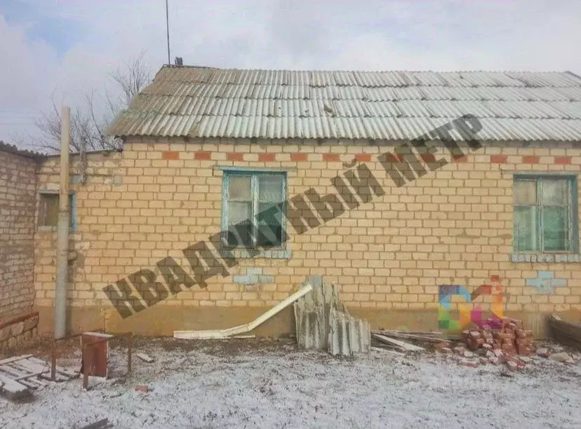 Дом в Калмыкия, Малодербетовский район, пос. Ханата ул. Городовикова ... - Фото 1