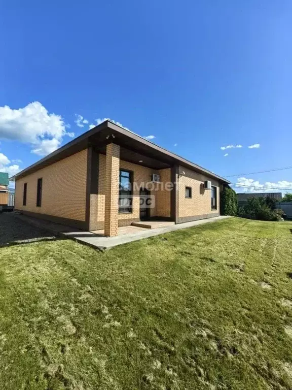 Дом в Сахалинская область, Южно-Сахалинск Хомутово п/р, Взлетная ул. ... - Фото 1