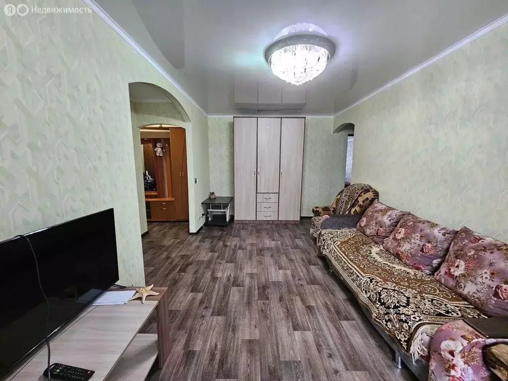 3-комнатная квартира: Зеленодольск, улица Карла Маркса (56.8 м) - Фото 2