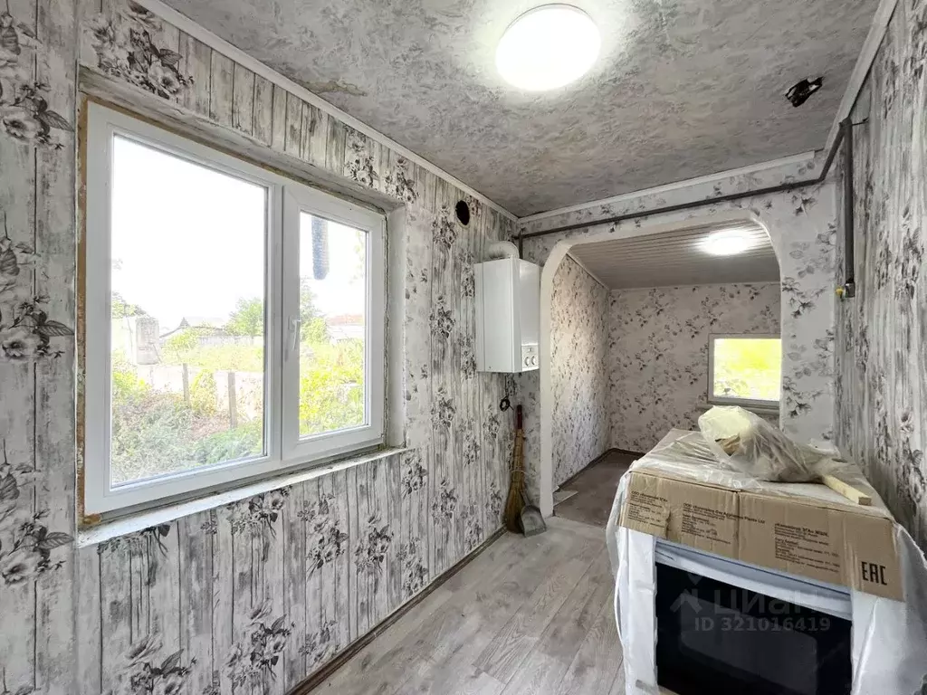 2-к кв. Крым, Советский пгт ул. Матросова, 52 (43.5 м) - Фото 1