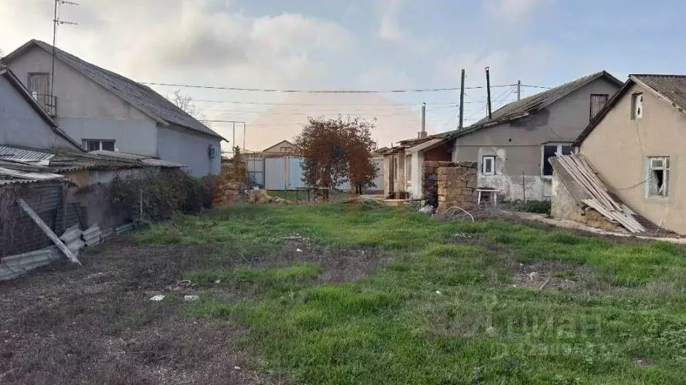 Дом в Крым, Сакский район, Ореховское с/пос, с. Михайловка ул. ... - Фото 2