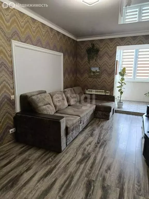3-комнатная квартира: Омск, проспект Комарова, 16 (86 м) - Фото 1