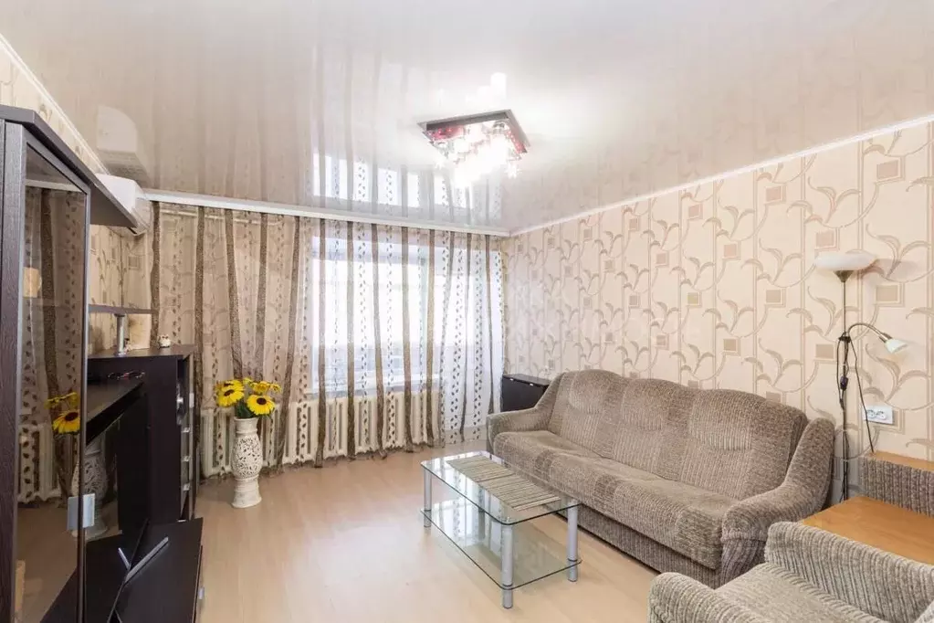 3-к кв. Тюменская область, Тюмень ул. Мельникайте, 48а (61.0 м) - Фото 1