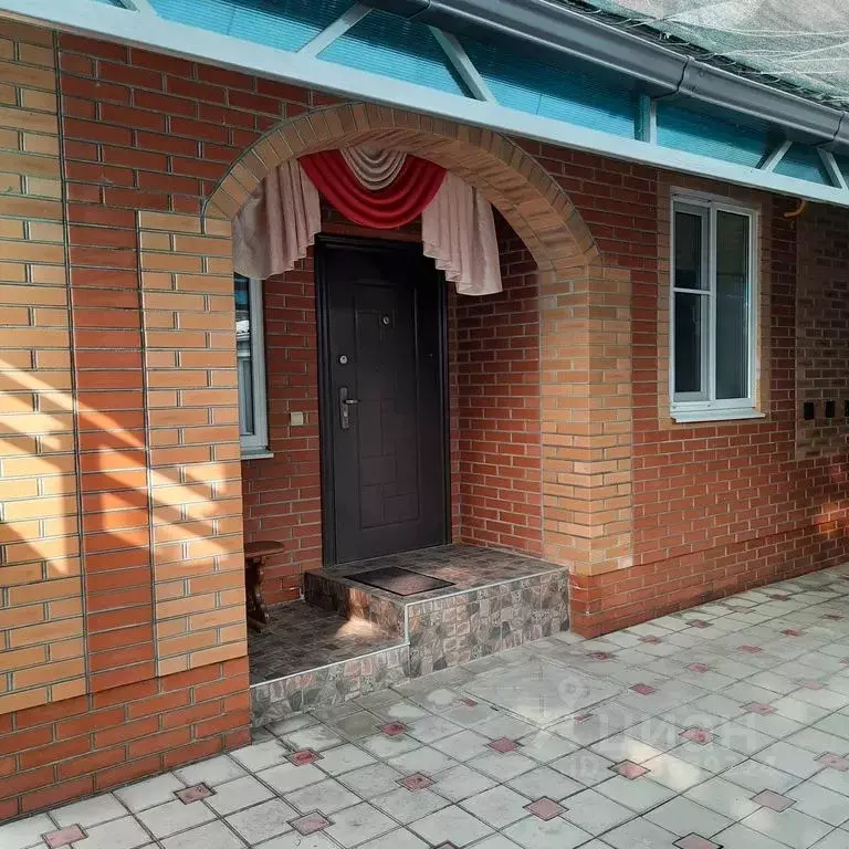 Дом в Краснодарский край, Приморско-Ахтарск ул. Горшковой, 41 (100 м) - Фото 2