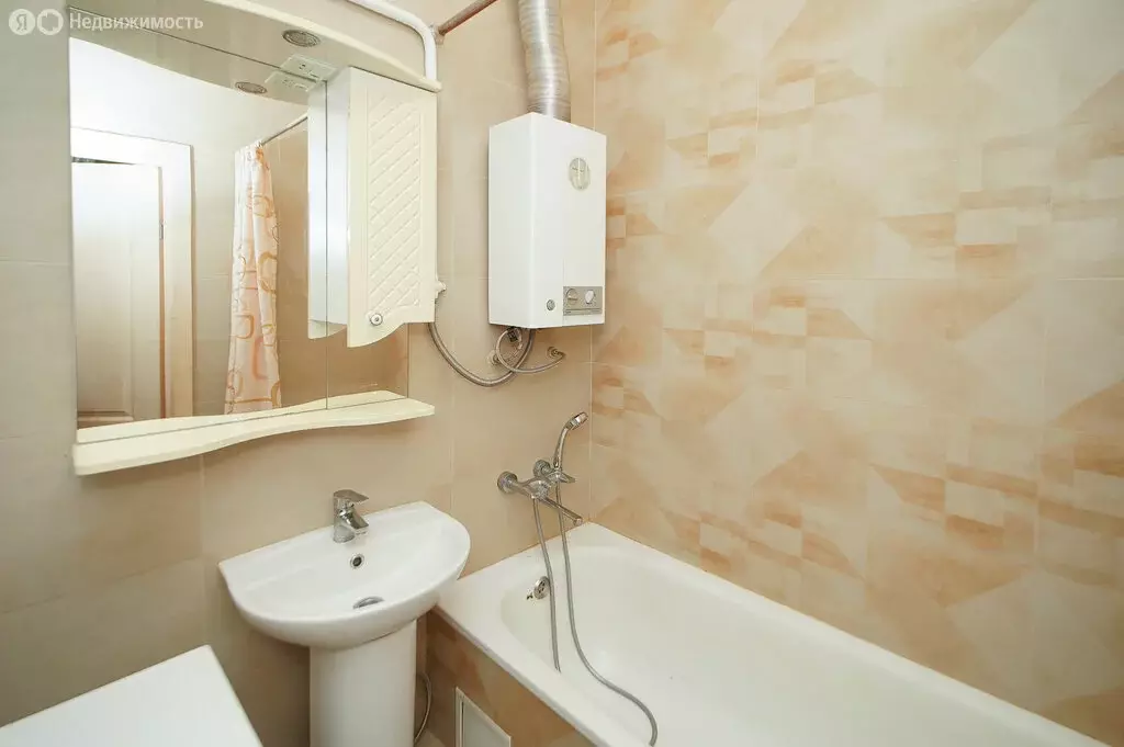 3-комнатная квартира: Краснодар, Передовая улица, 68 (75.4 м) - Фото 1