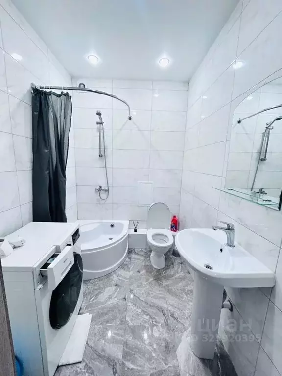 2-к кв. Адыгея, Тахтамукайский район, Старобжегокайское с/пос, Новая ... - Фото 1