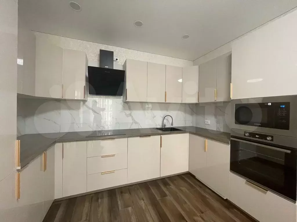 2-к. квартира, 60 м, 4/9 эт. - Фото 0