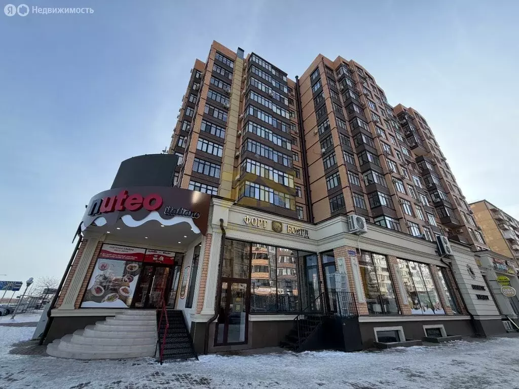 4-комнатная квартира: Каспийск, улица М. Халилова, 44А (158 м) - Фото 2