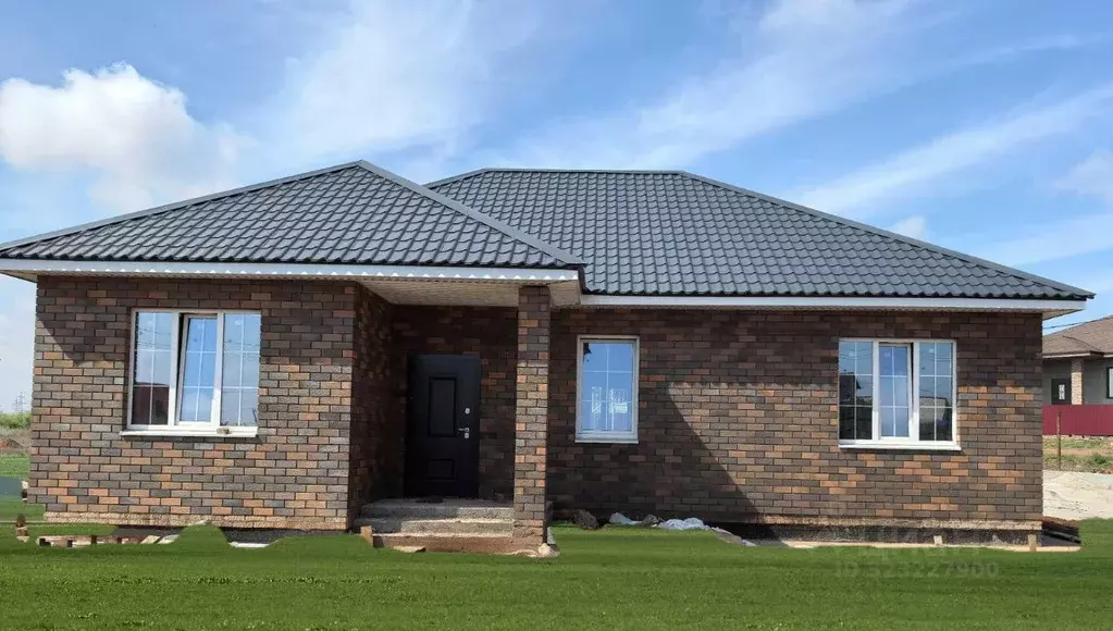 Дом в Оренбургская область, Оренбургский район, пос. Ленина ул. ... - Фото 1