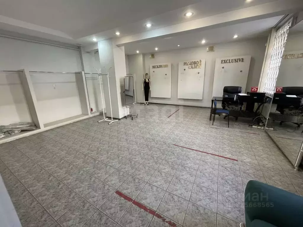 Помещение свободного назначения в Владимирская область, Ковров просп. ... - Фото 1