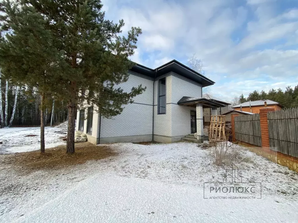 Дом в Челябинская область, Челябинск ул. Лиственная, 2А (203 м) - Фото 1