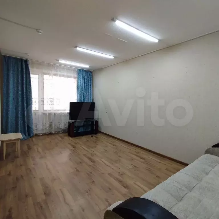 2-к. квартира, 50 м, 1/9 эт. - Фото 0