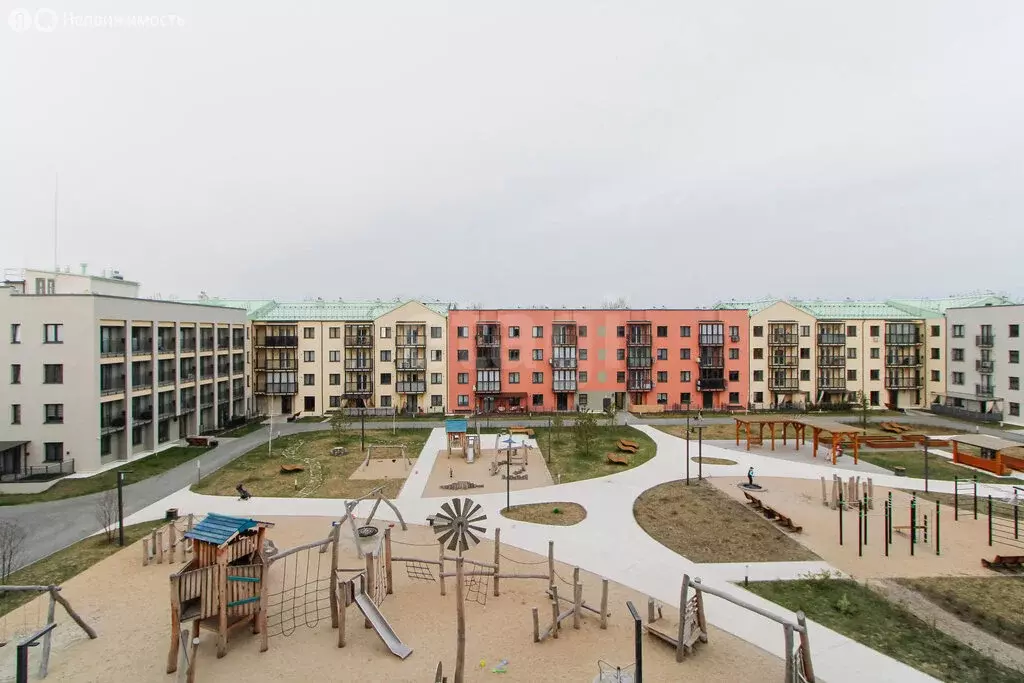 2-комнатная квартира: Тюмень, улица Александра Звягина, 9 (65.9 м) - Фото 2