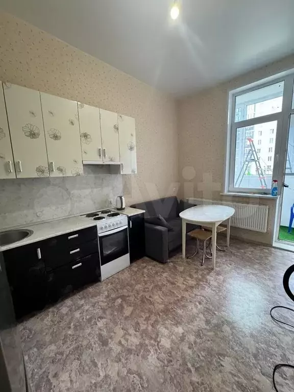 1-к. квартира, 40 м, 1/9 эт. - Фото 1