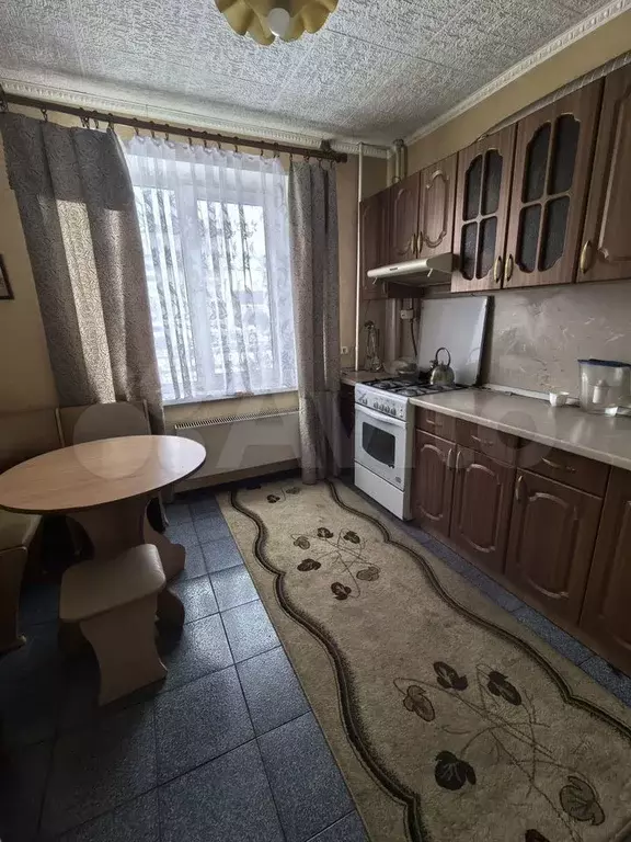 Комната 50 м в 2-к., 4/9 эт. - Фото 0