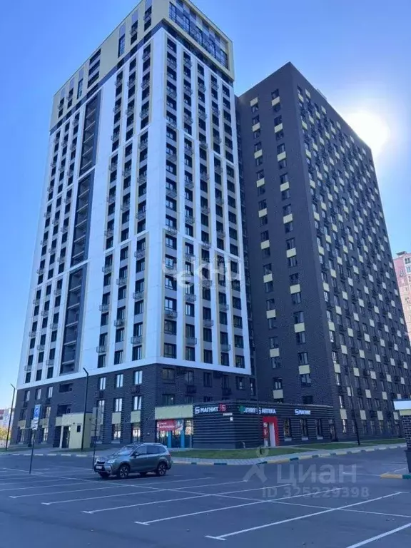 Студия Нижегородская область, Нижний Новгород ул. Родионова, 31 (33.0 ... - Фото 1