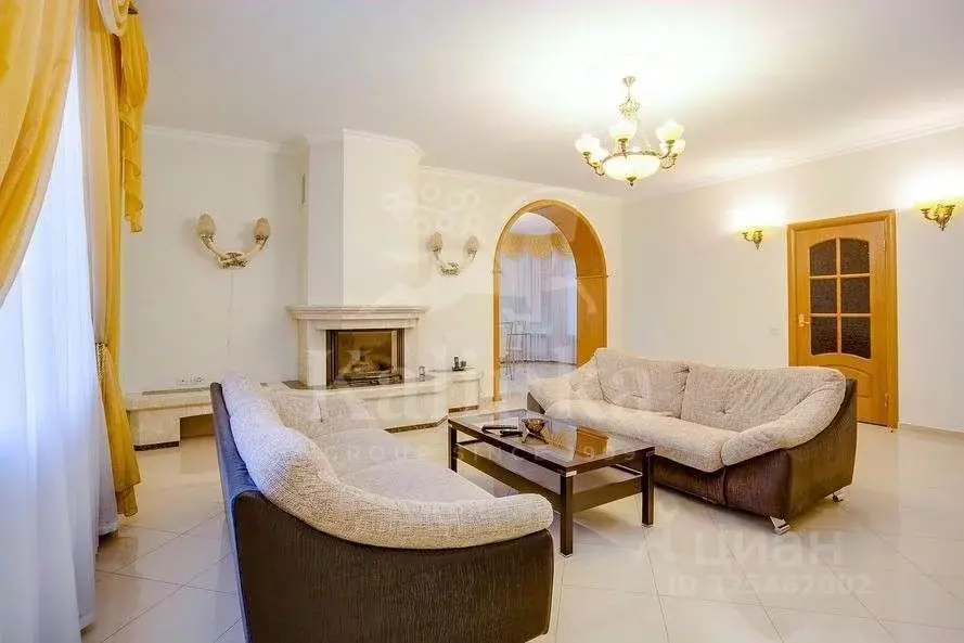 Дом в Московская область, Красногорск городской округ, с. ... - Фото 1