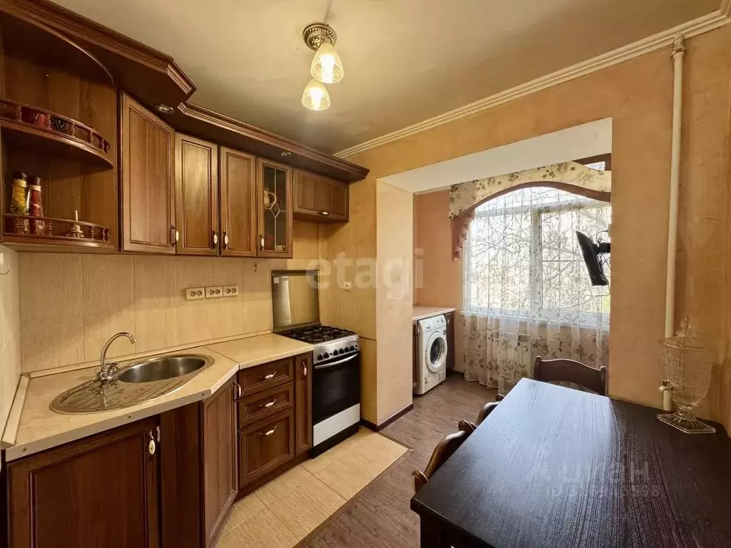3-к кв. Карачаево-Черкесия, Черкесск ул. Умара Алиева, 20 (59.7 м) - Фото 0