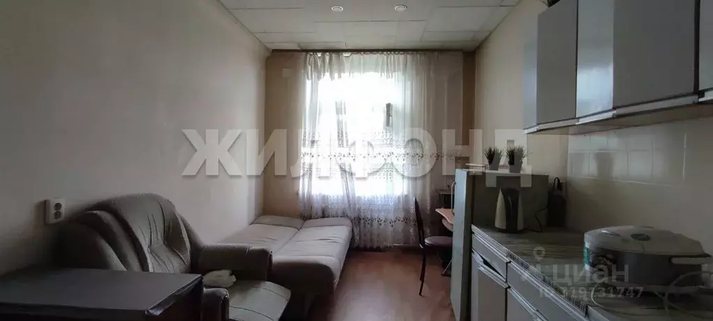 Комната Новосибирская область, Новосибирск ул. Титова, 10 (14.7 м) - Фото 1