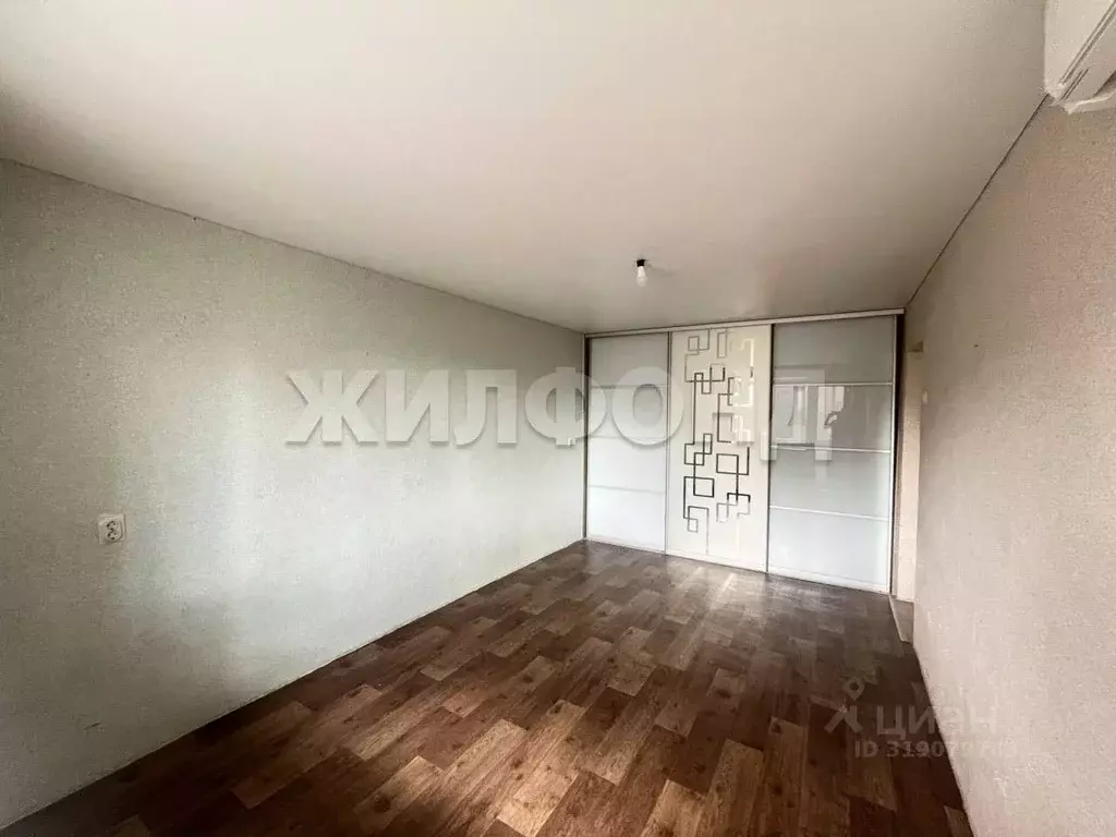 1-к кв. Новосибирская область, Новосибирск ул. Серафимовича, 14 (28.0 ... - Фото 0