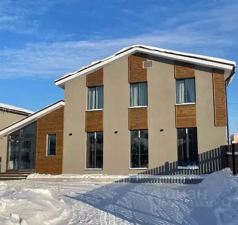 Дом в Татарстан, Елабуга пер. Садовый, 2Б (200 м) - Фото 1