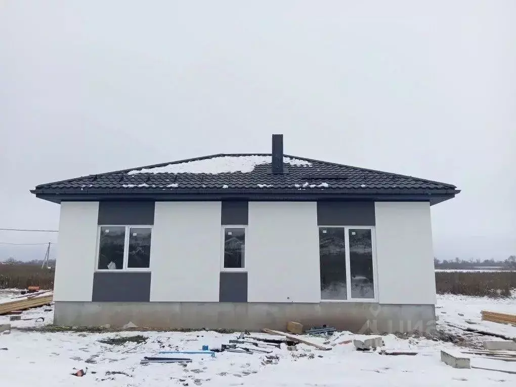 Дом в Воронежская область, Хохольский район, с. Новогремяченское  (80 ... - Фото 1