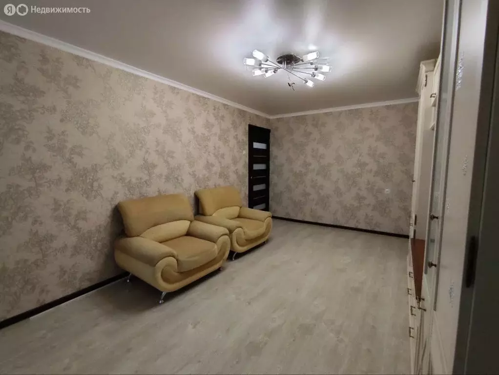 3-комнатная квартира: село Супонево, Советская улица, 2А (69 м) - Фото 0