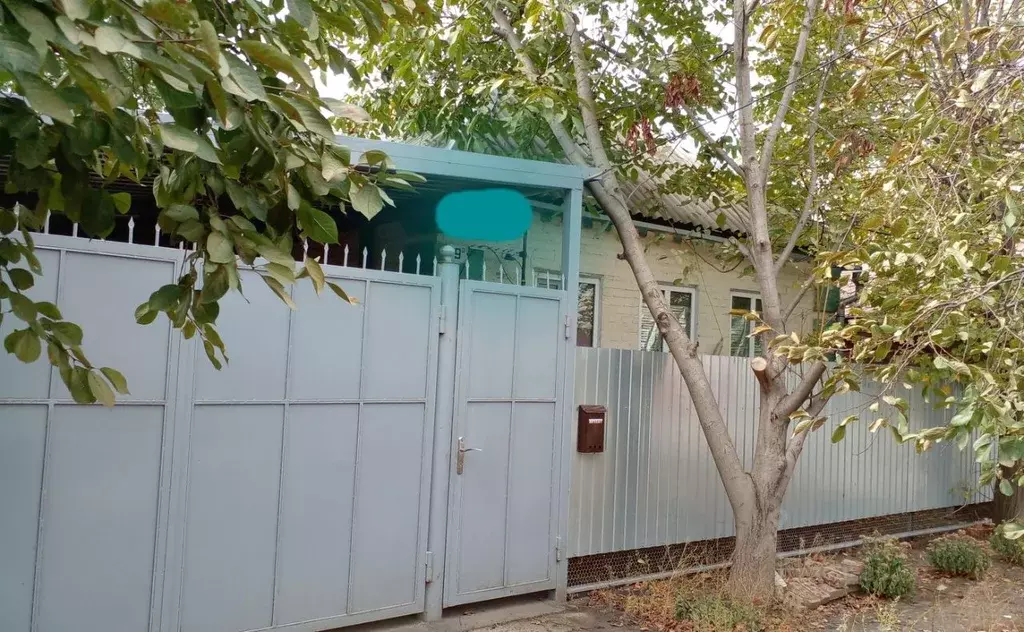 Дом в Ростовская область, Сальск ул. Кутузова, 1 (75 м) - Фото 1