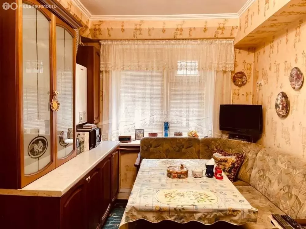 3-комнатная квартира: Кисловодск, улица Куйбышева, 81 (103 м) - Фото 0
