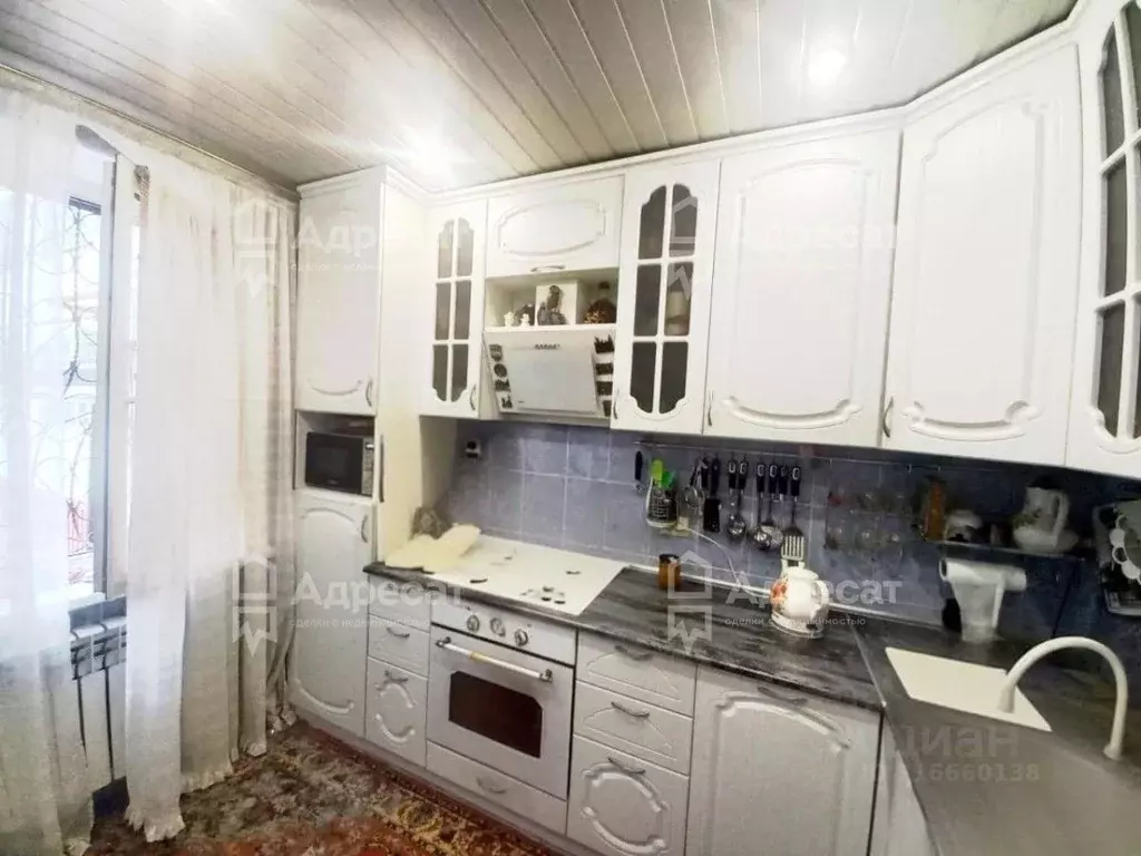 4-к кв. Волгоградская область, Волгоград ул. 8-й Воздушной Армии, 20 ... - Фото 0