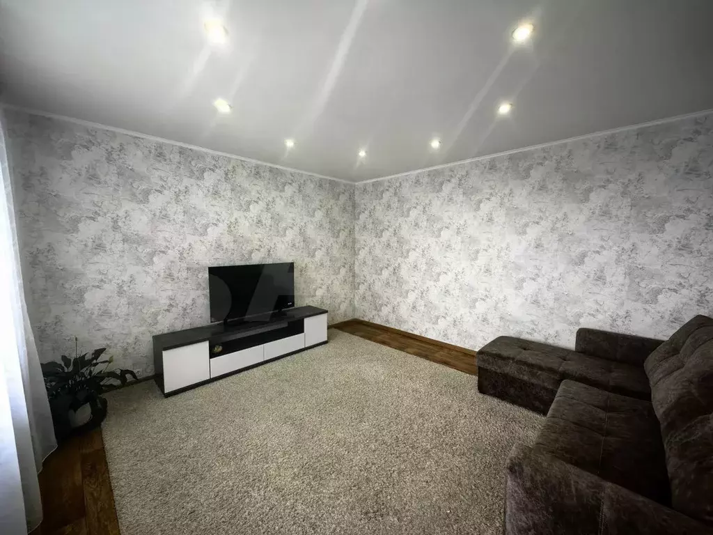 3-к. квартира, 70 м, 9/9 эт. - Фото 0