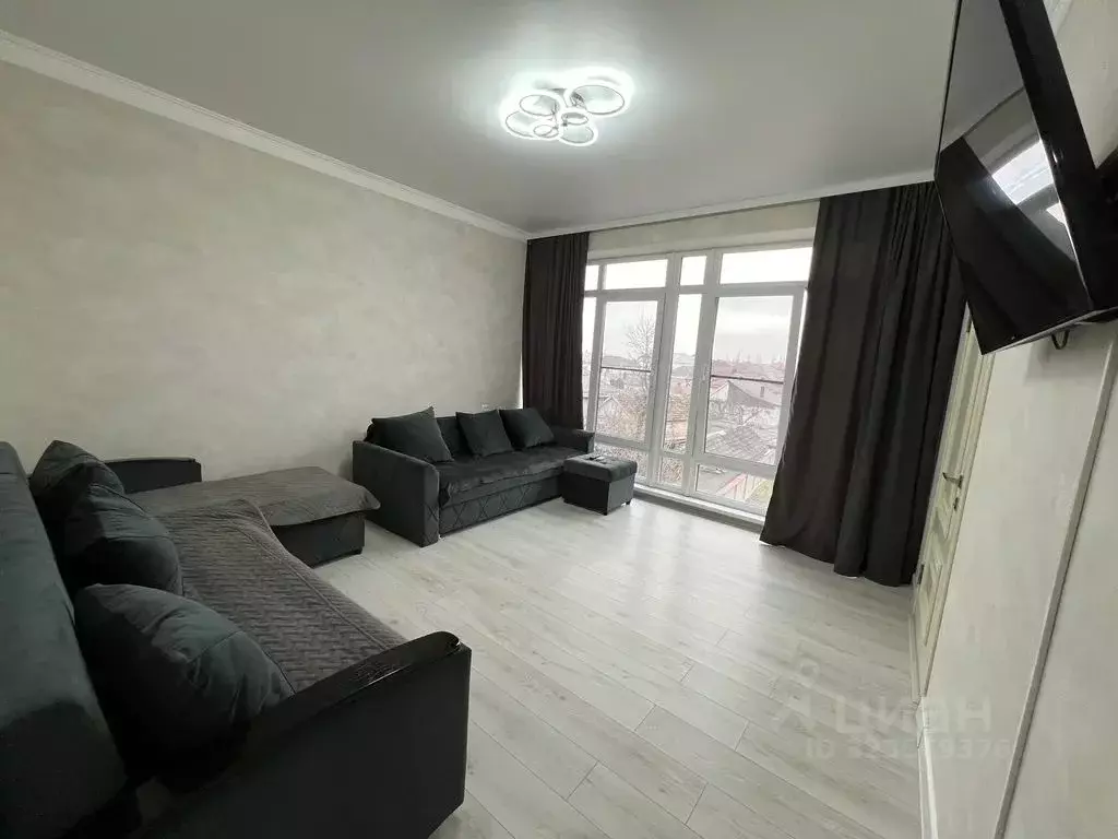 3-к кв. Кабардино-Балкария, Нальчик ул. Мориса Тореза, 1 (81.0 м) - Фото 1