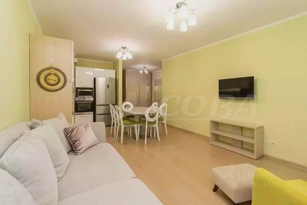 3-к кв. Тюменская область, Тюмень ул. 50 лет Октября, 57А (90.0 м) - Фото 1