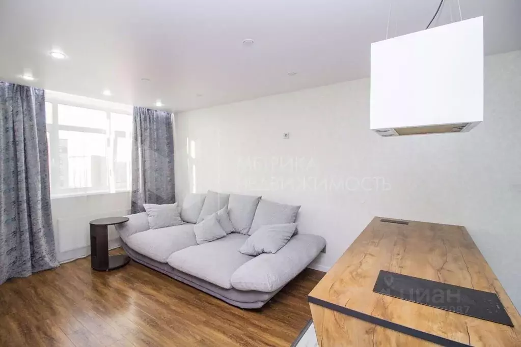 3-к кв. Тюменская область, Тюмень ул. Первооткрывателей, 10 (56.6 м) - Фото 1