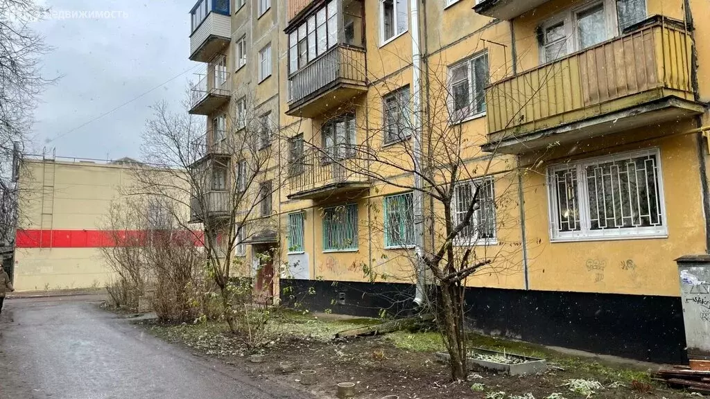 3-комнатная квартира: Луга, проспект Кирова, 91 (56.7 м) - Фото 1