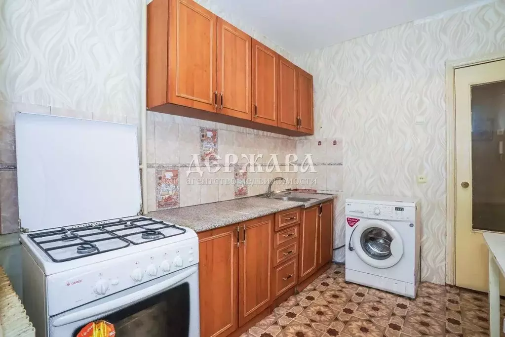 1-к кв. Белгородская область, Старый Оскол ул. Хмелева, 4 (35.0 м) - Фото 1