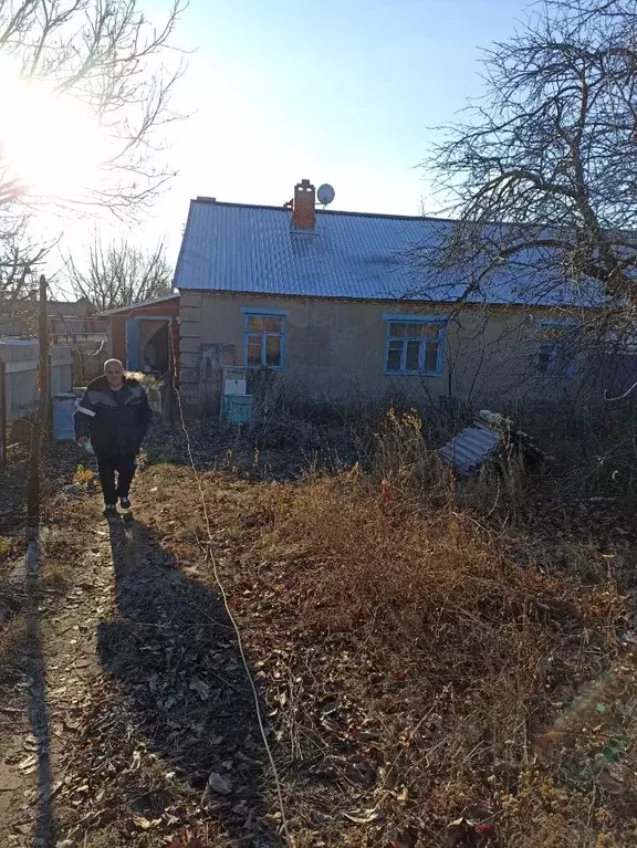 Дом в Саратовская область, с. Александровка ул. Привокзальная (52 м) - Фото 0