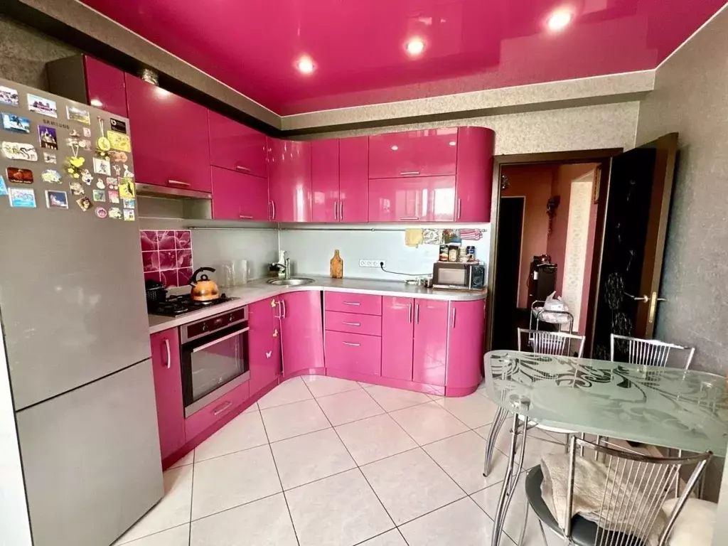 3-к кв. Волгоградская область, Волгоград ул. Базарова, 2 (75.0 м) - Фото 0