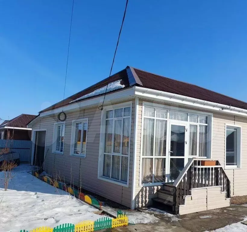 Дом в Иркутская область, Иркутский муниципальный округ, с. Хомутово ... - Фото 1