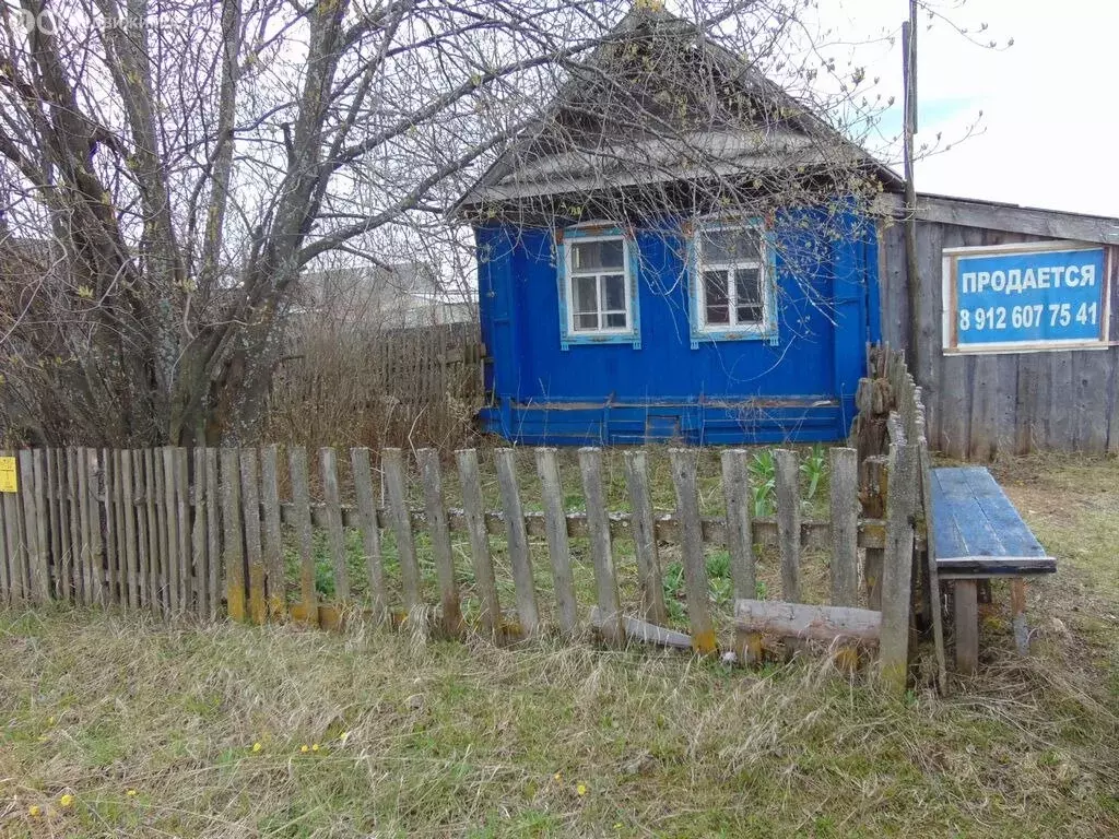 Дом в посёлок городского типа Староуткинск, улица 1 Мая, 36 (20 м) - Фото 0