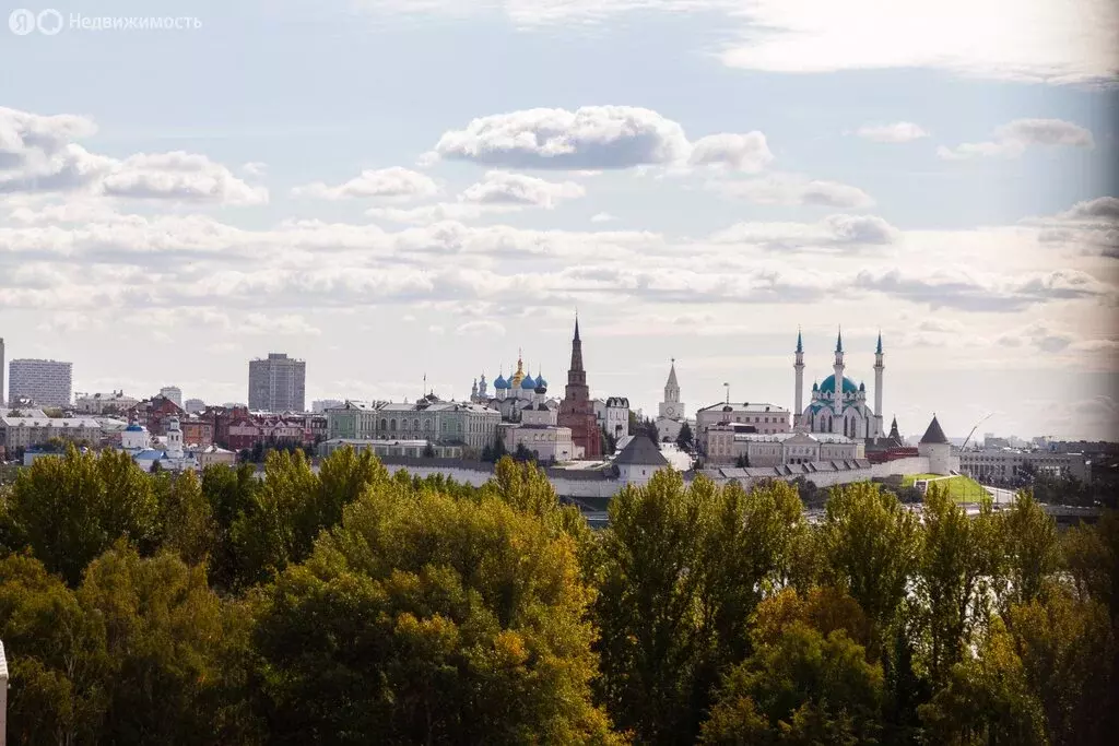 3-комнатная квартира: Казань, Комсомольская улица, 1 (67 м) - Фото 0