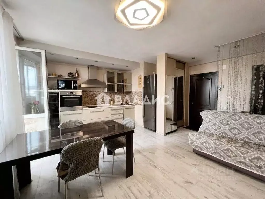2-к кв. Бурятия, Улан-Удэ ул. Революции 1905 года, 16 (67.8 м) - Фото 2
