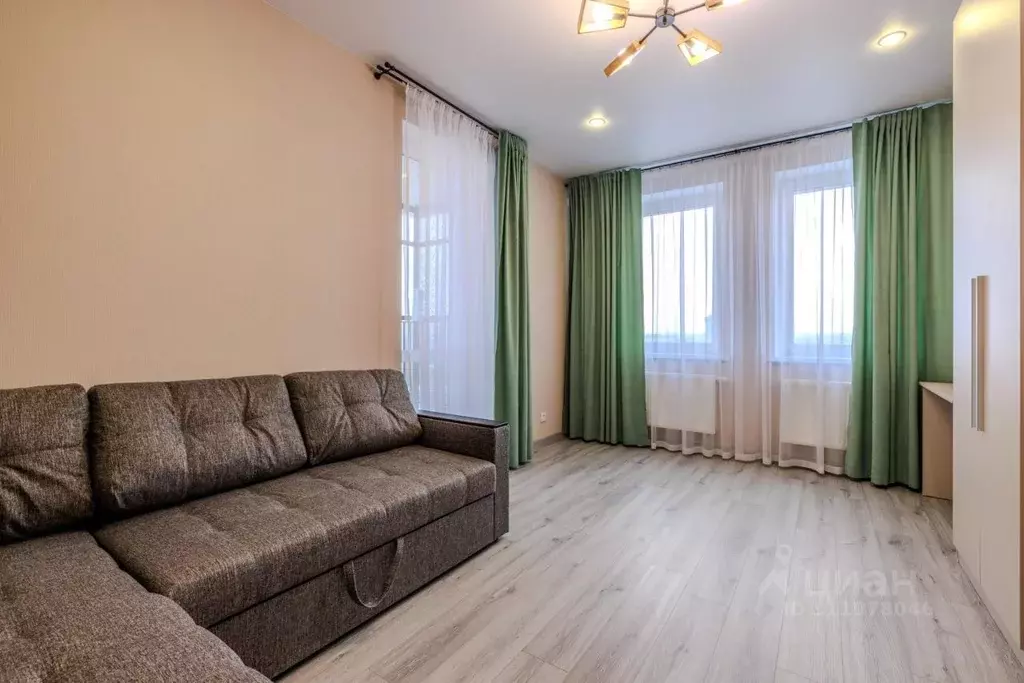 2-к кв. Татарстан, Казань ул. Серова, 50к2 (65.0 м) - Фото 0