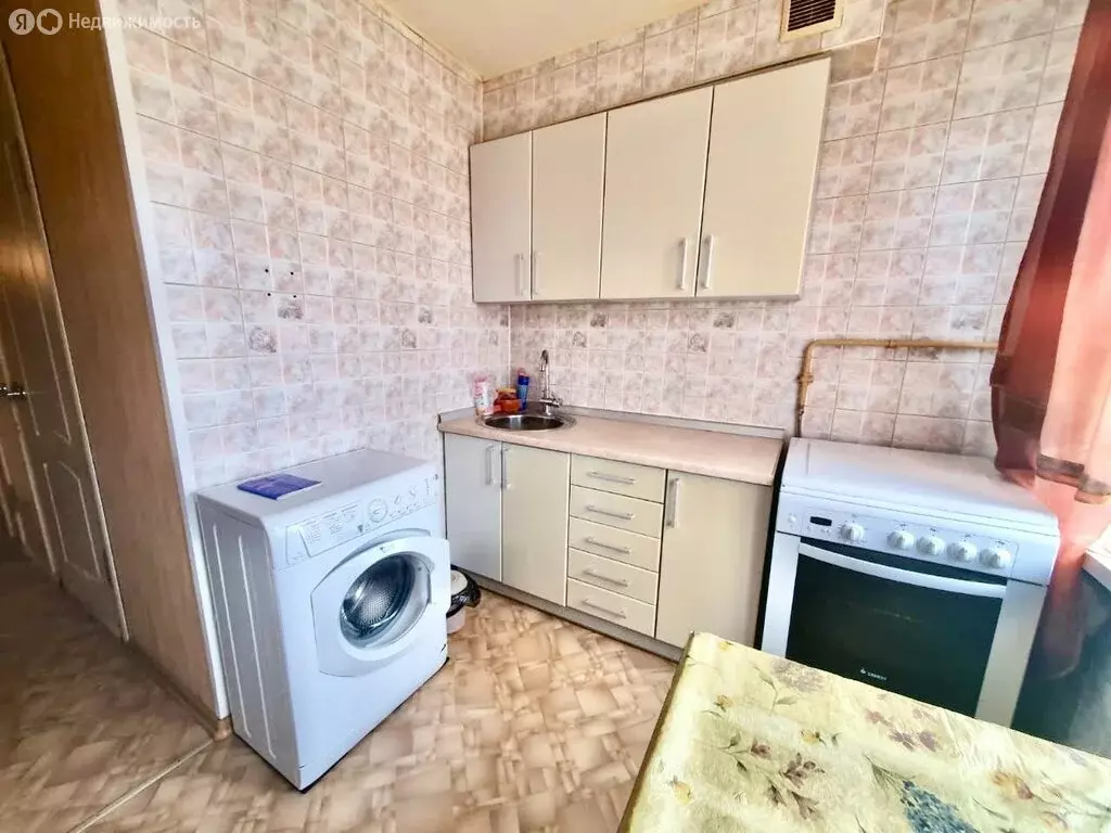 2-комнатная квартира: Брянск, Бежицкий район, улица Нахимова, 114 (48 ... - Фото 0