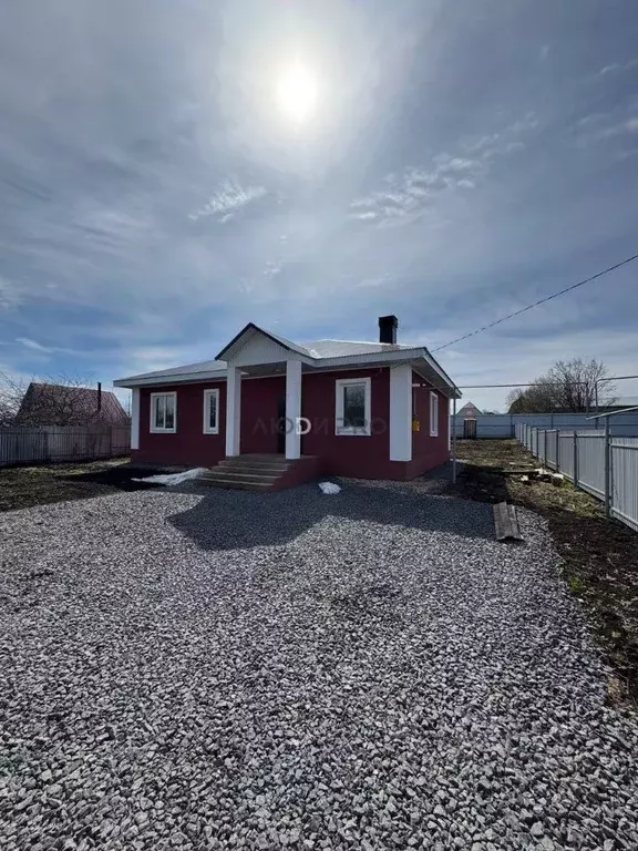 Дом в Башкортостан, Уфимский район, Жуковский сельсовет, д. Сергеевка ... - Фото 1